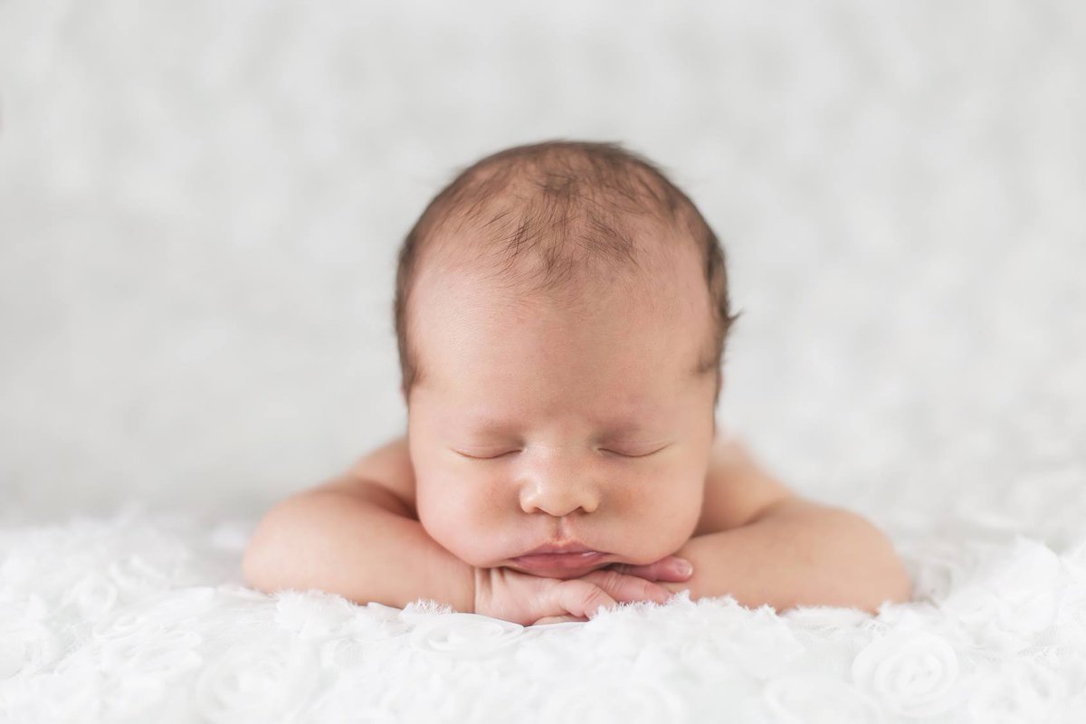 NukFrance's tweet photo. De 4 à 11 mois, il faut entre 12 et 15 heures de #sommeil par jour.
C'est le cas de votre petit #bébé ? :) http://t.co/IXhDCJatcy