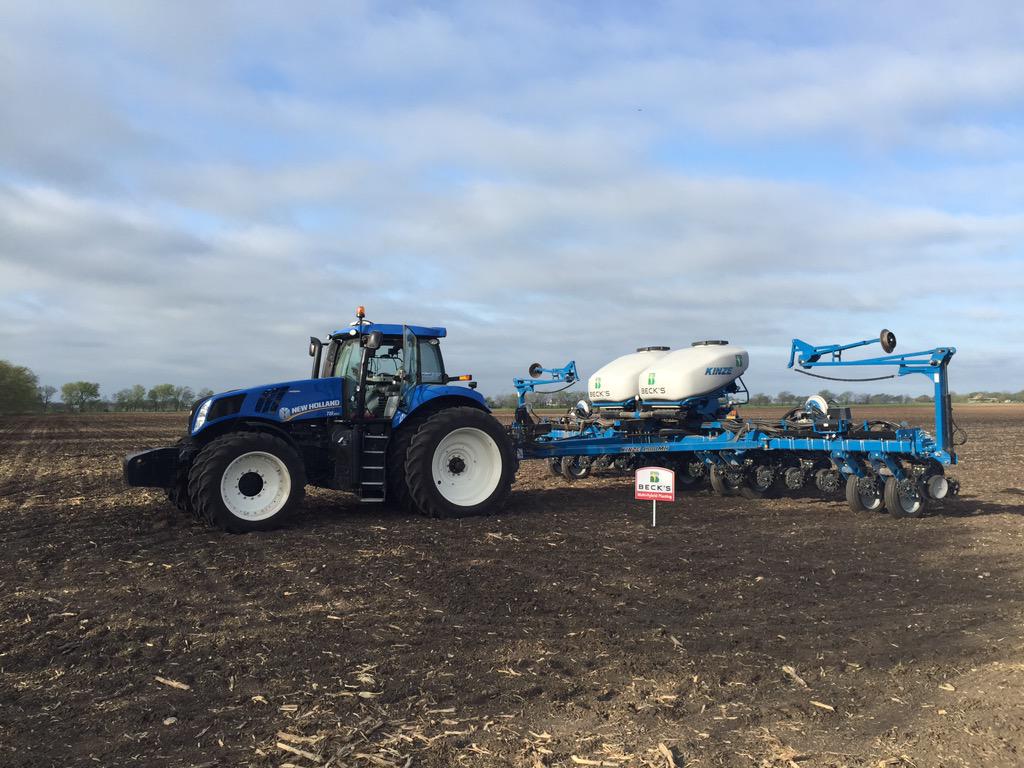 Josh_Flint's tweet photo. In #Texas today to see the @BecksHybrids multi hybrid @Kinze #corn planter in action. @jwebstercilpfr http://t.co/ejBnf3oUeU