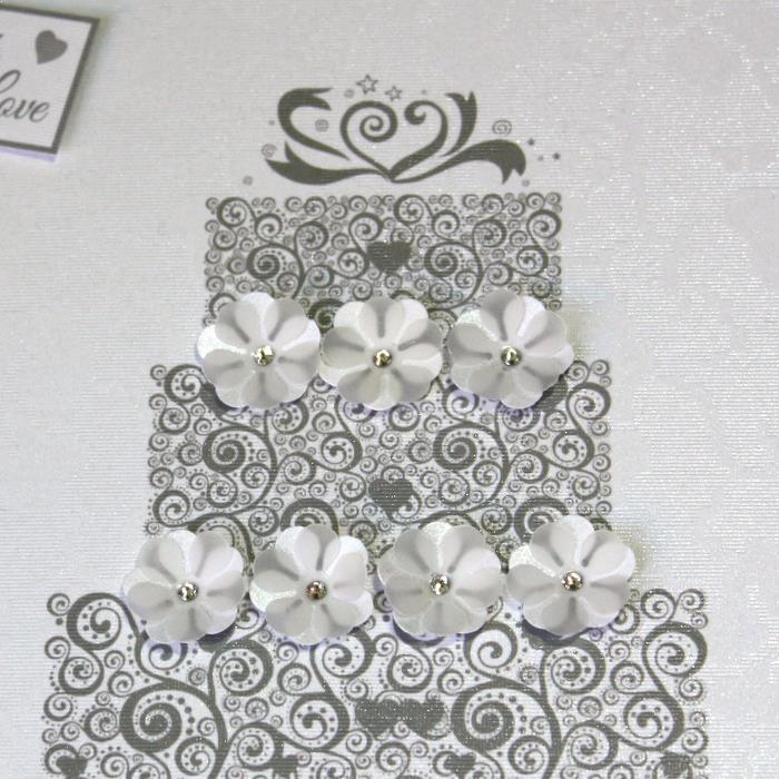 ChiChiCardsUK's tweet photo. Our luxury handmade personalised cards feature #Swarovski and FREE UK P&amp;P
#BizHour #QueenOf
http://t.co/EJHwGTA37A http://t.co/qPub9dpLLA