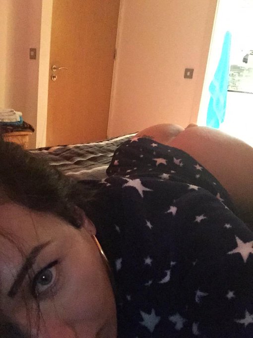 Today I have my squatt day in the #gym! Uffiii look bigger my butt? http://t.co/hvPaCJt46W<a href="/tag/gym"class="tags">#gym</a>