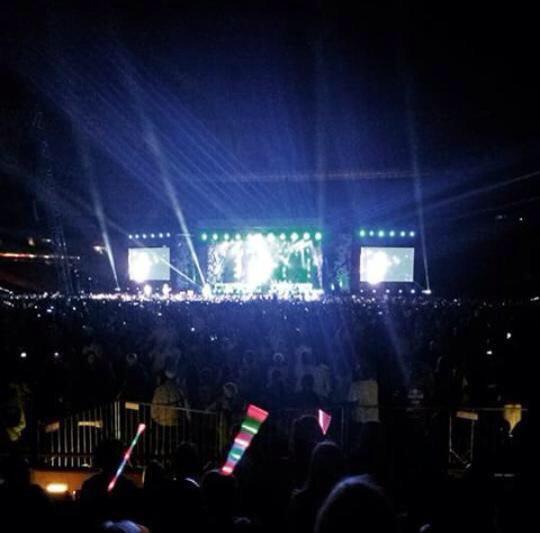 E3StereoFource's tweet photo. 1D:*afraid of losing fans*

Us:*afraid of losing 1D*

the show at Johannesburg 

THIS SAYS IT ALL

#1DFAMHERETOSTAY http://t.co/W6hSrBkbik