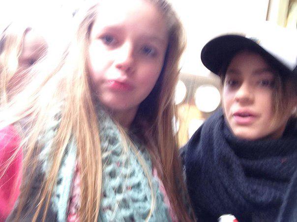 FCTiniMundial's tweet photo. Imagenes!! @TiniStoessel Junto a Fans 💕💞 http://t.co/EoUtNltyT4