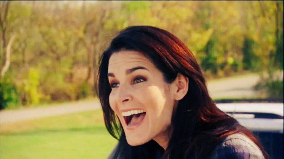 AngieH_Pics's tweet photo. Awwww!! 💕💕 @Angie_Harmon http://t.co/pyCZBqyGlX