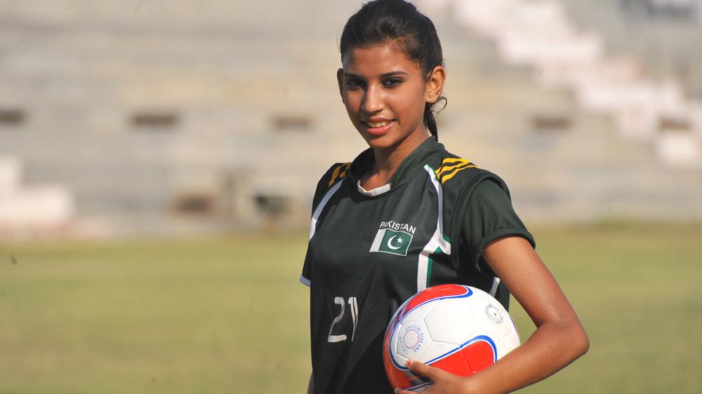Hafsa_Khawaja's tweet photo. Fantastic! RT @AJE_Sport Teenage Christian footballer kicking down barriers in Pakistan. | http://t.co/3G4X9Tc0td http://t.co/yOn7Bli8Ue