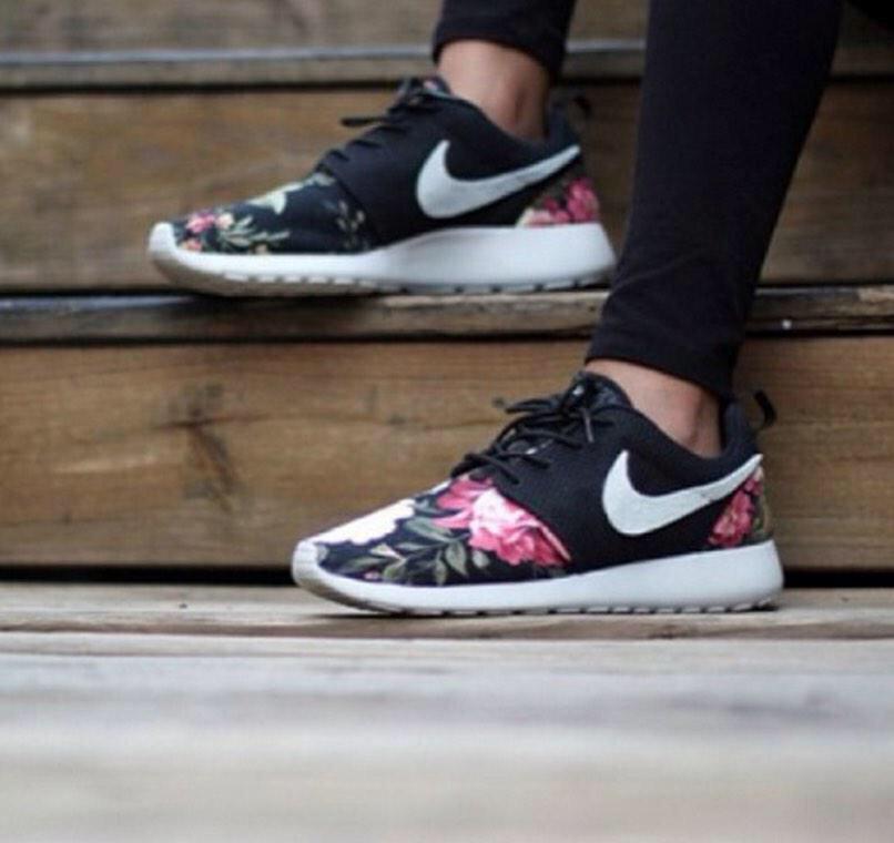 ModeOutfits's tweet image. Blumen Roshe 💕