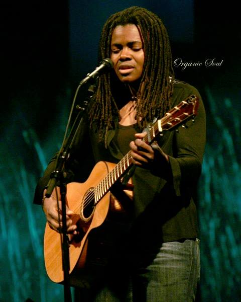 Happy Birthday from Organic Soul Singer-songwriter, Tracy Chapman is 51
 