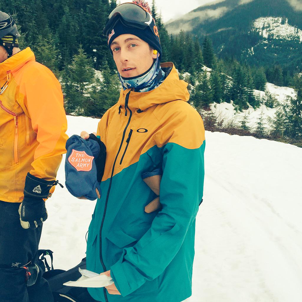 markmcmorris's tweet photo. Big bro in the house!🚁🏂🙌 @Craig_McMorris http://t.co/JSMCMv7Eh9