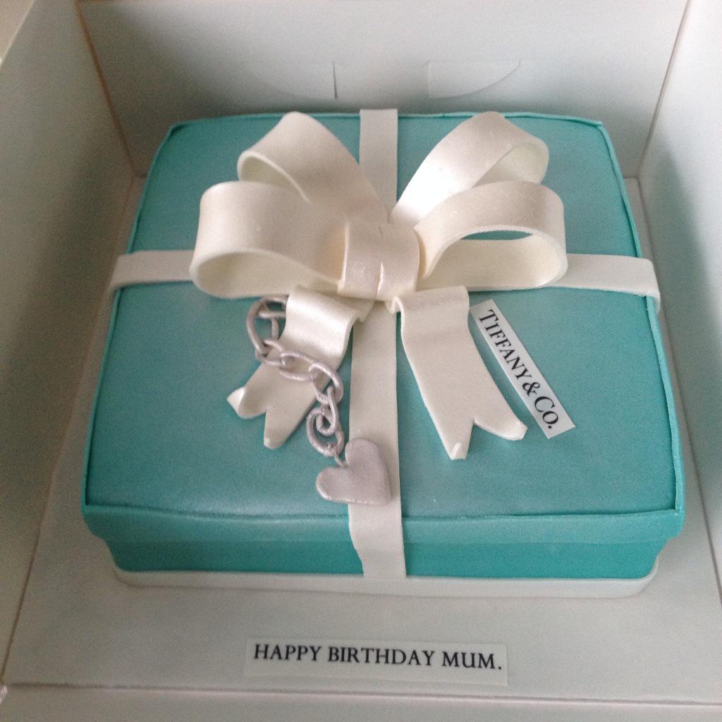 LexiliciousCake's tweet photo. Tiffany! #T&amp;Co #cake #bow #tiffany http://t.co/L0UE0yLmgQ
