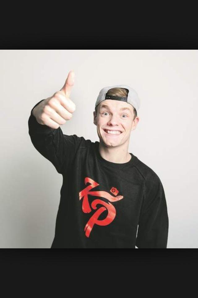 ryanrootselaar's tweet image. #knolpowerpakket enzo is echt een baas hij maakt iedereen blij,het knolpowerpakket lijkt me echt heel vet @Enzoknol