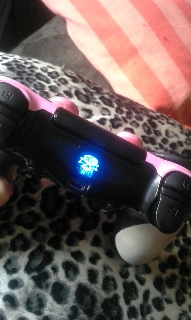 PinkGaming12's tweet image. Look what I got today 🙌 @elisdada88 @Goldonator_ @QuickneSSss