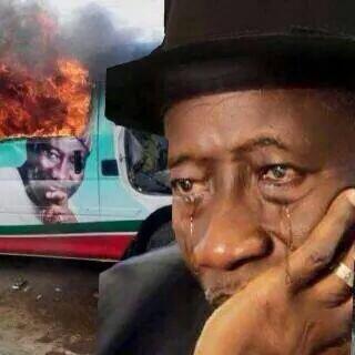 SheStoleMyHandl's tweet photo. 😭😭😩😫 “@Fatima_II: Cries in 2 million votes 😩😩😩 http://t.co/Igk7i0YX8b”
