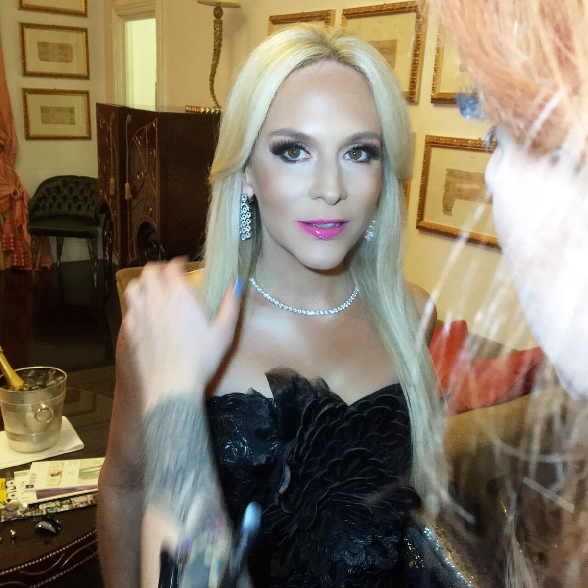 staerox's tweet photo. And am back!! How fab is this look?? MUA @BusterKnight Hair by Charlie and Laser cut Dress @LUNGTAdeFANCY1 #StaeFab http://t.co/HhpoKlEHyo