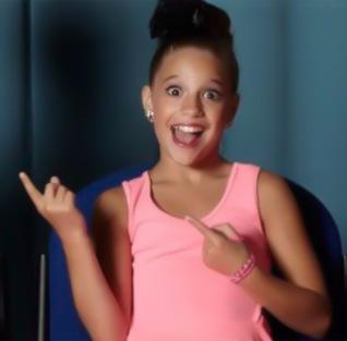 MackZINC's tweet photo. @Nashgrier please marry this beautiful girl Mackenzie Ziegler!❤️✌️ @mackzmusicinc http://t.co/UpDxKOWE9k