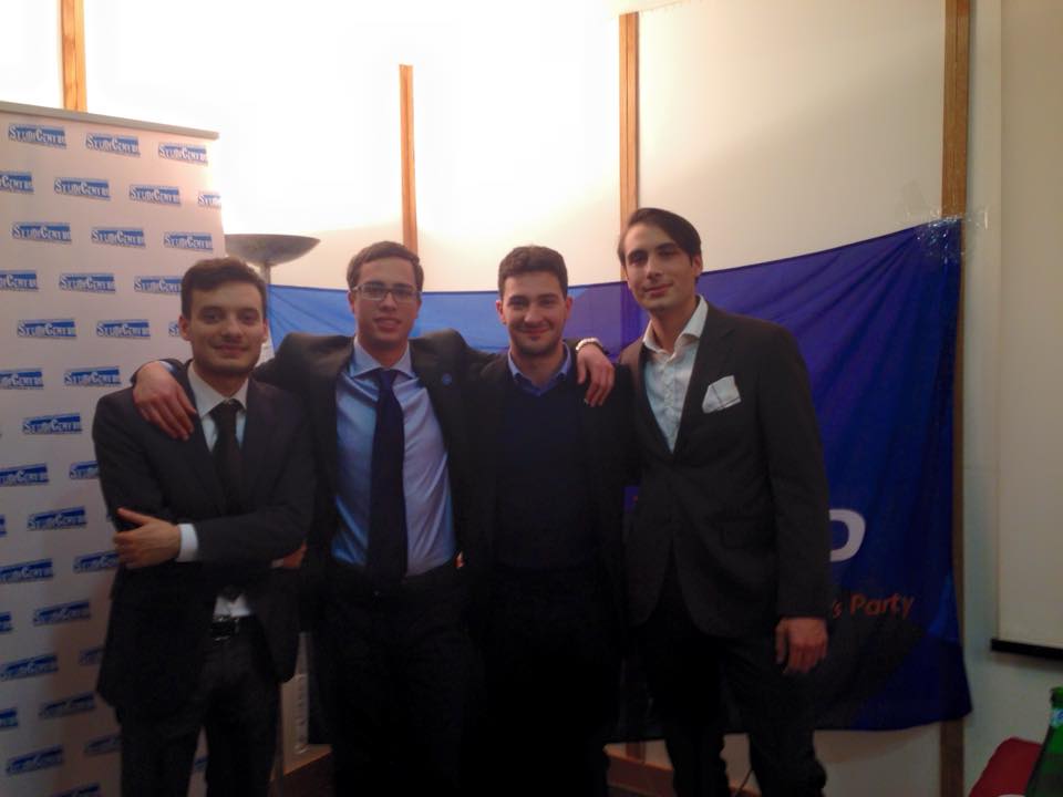 Filippopompei's tweet photo. @StudiCentro nominato oggi @virgiliofalco presidentee  @_V_D_V  Responsabile nazionale scuola
#Congress http://t.co/DjSRjetTbm