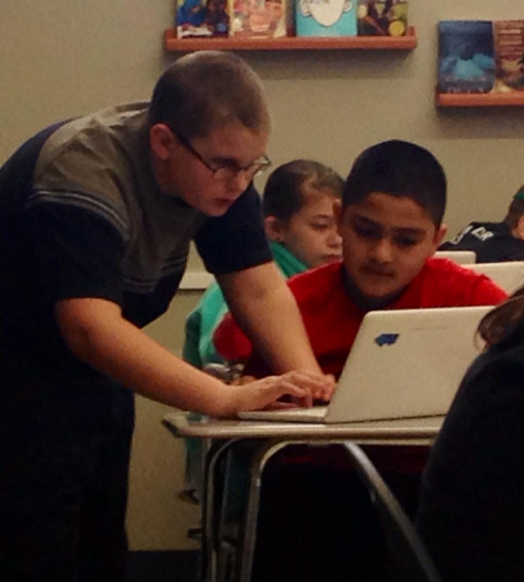 Otsego_Grade6's tweet image. Peer teaching on a new digital magazine program. #lucidpress