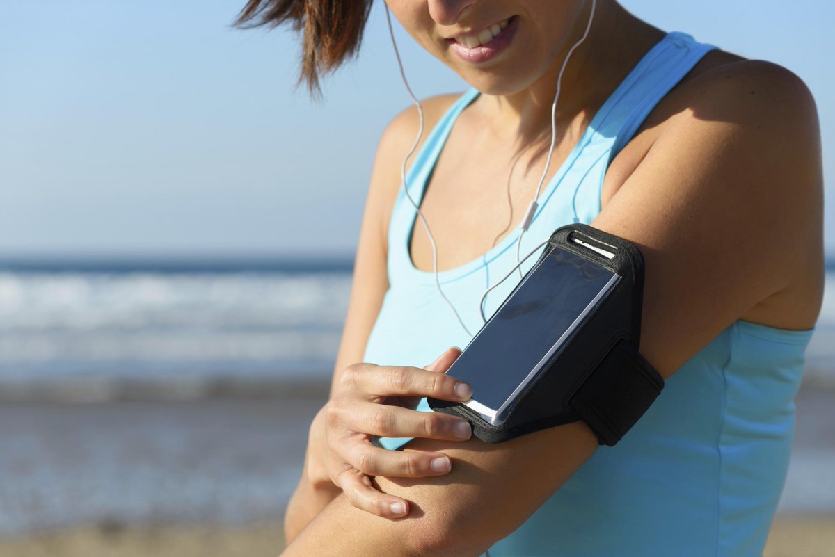 NotesHQ's tweet photo. Can't work out without your music? Neither can we! That's why we made the most comfortable armbands out there http://t.co/rWyHHcOyKs