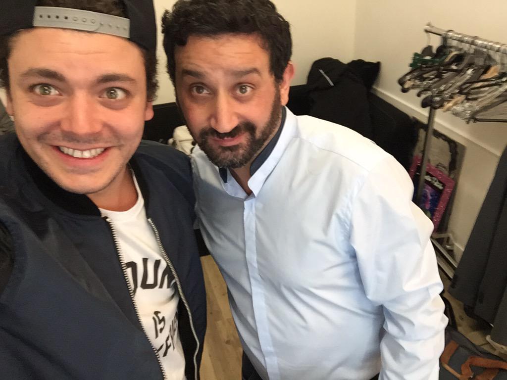 kevadamsss's tweet photo. Super Tournage Today ! Resultat Bientot... #BigLove #Baba #CQFD #OnVousEmbrasse #CPourVous http://t.co/gKYlLb6F4k