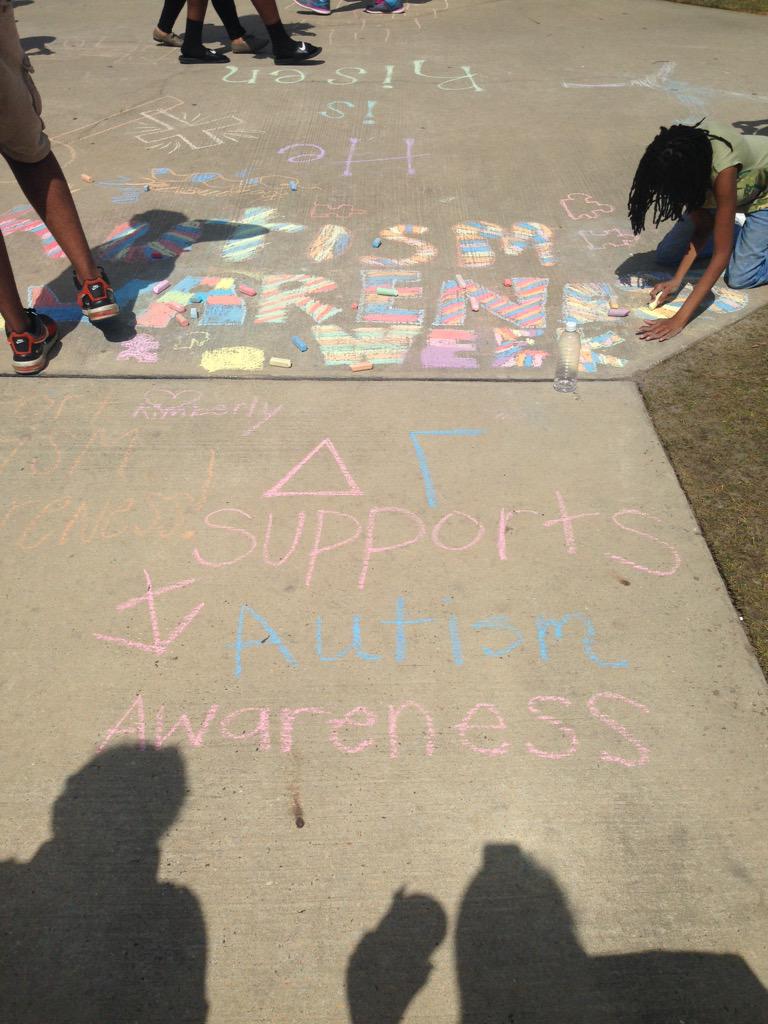 HutchinsJK's tweet photo. Delta Gamma proudly supports Autism Awareness. 😊💗💙 #ToBeADG http://t.co/ujNSDs8Etg