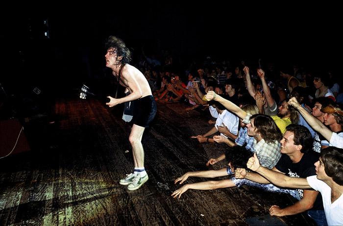 Happy 60th birthday to Angus Young! 