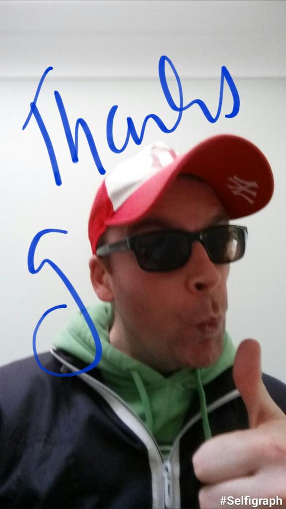 selfigraph's tweet photo. @colmhayes2fm @TheAlPorter @RTE2fm thanks! @garfogo #Selfie #Autograph http://t.co/Usfn2oNF9z