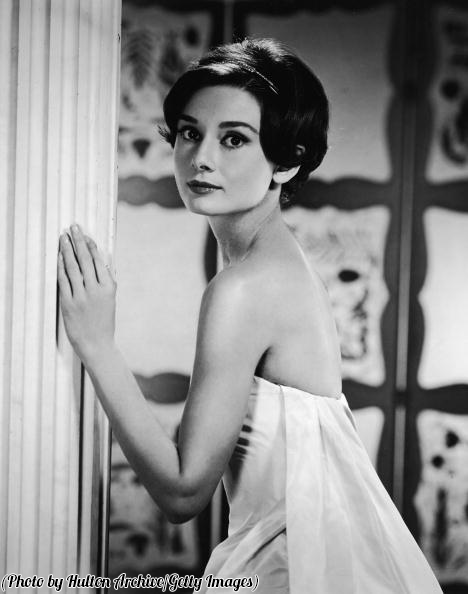 HistoryInPics's tweet photo. "The most important thing is to enjoy your life. To be happy. It's all that matters.” - Audrey Hepburn, 1950. http://t.co/hbownFJv9p