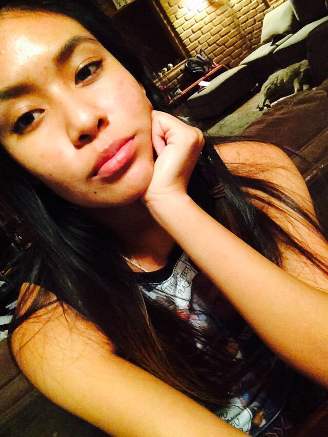 MaraSteller's tweet image. My face with out make up feels sooo good #slumin