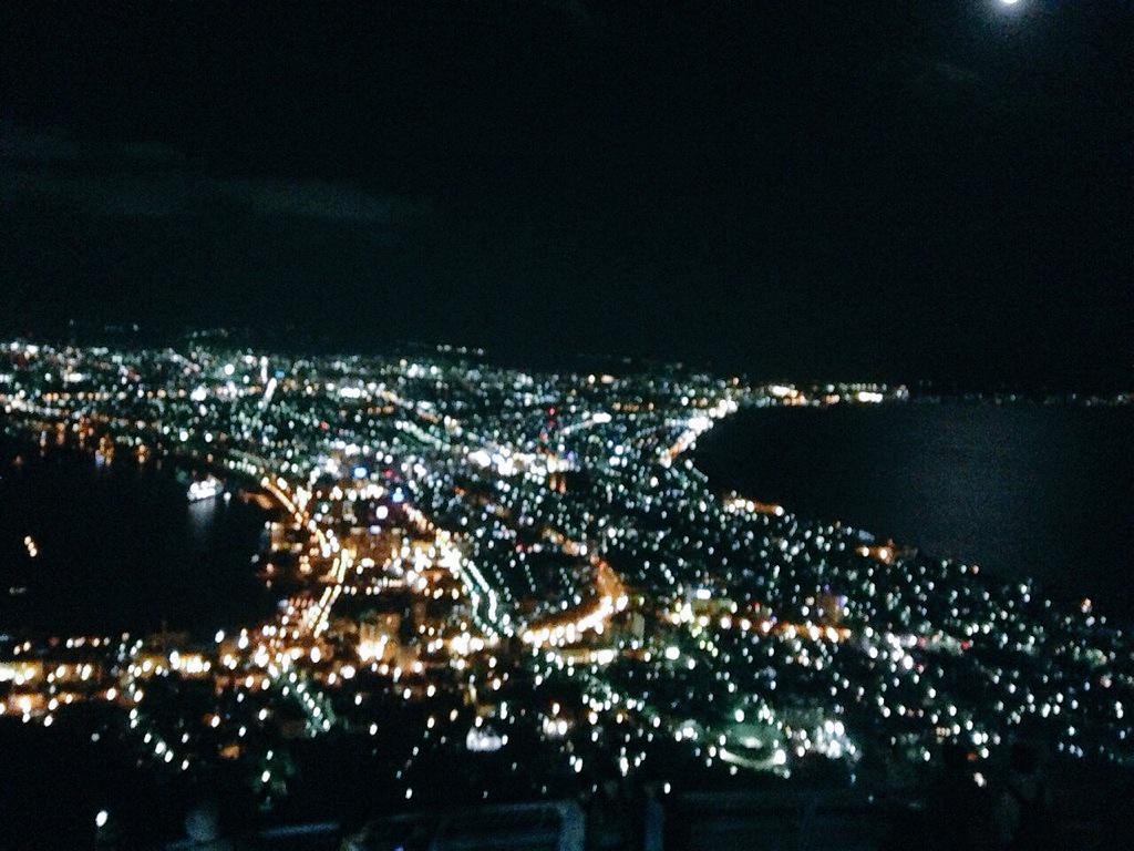 寺島 颯 たばこがすきなんじゃなくてたばこを吸う自分が好きだから吸う おしゃれがすきなんじゃなくておしゃれな自分がすきだから おしゃれする おしゃれな部屋がすきなんじゃなくておしゃれな部屋に住む自分が好き ってね笑 Http T Co Bxx643fktc