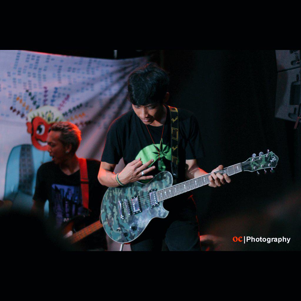 rizki_dwc's tweet photo. hbd @aa_error 🎉😃🎁🍻 http://t.co/CYhzuoOzfR