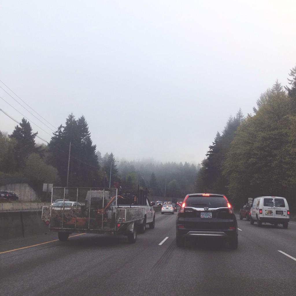 stephoto27's tweet photo. Love driving to Portland State when mornings like today are foggy  ☁️☁️☁️ http://t.co/ZEWsXOrDEj