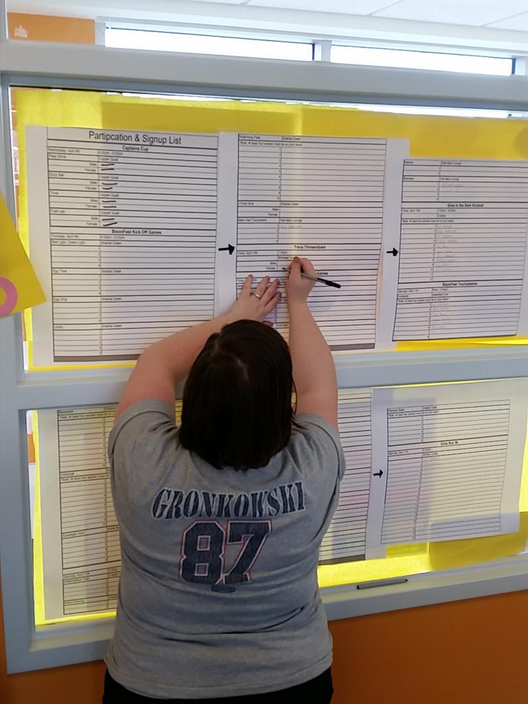 NC_ClassOf2015's tweet photo. @AutumnHicks is signing up for the Bison Games. Did you? Head on up to CSI to sign up!! #BisonPride http://t.co/WghGbgJBI3