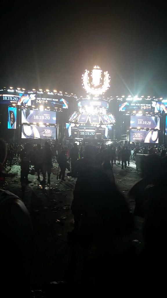 Shawnyy_P's tweet photo. I will miss you Ultra Miami😍😭😘❤❤ #ULTRAMIAMI2015 #ULTRALIVE2015 #Ultramiami http://t.co/qJSBovqwai
