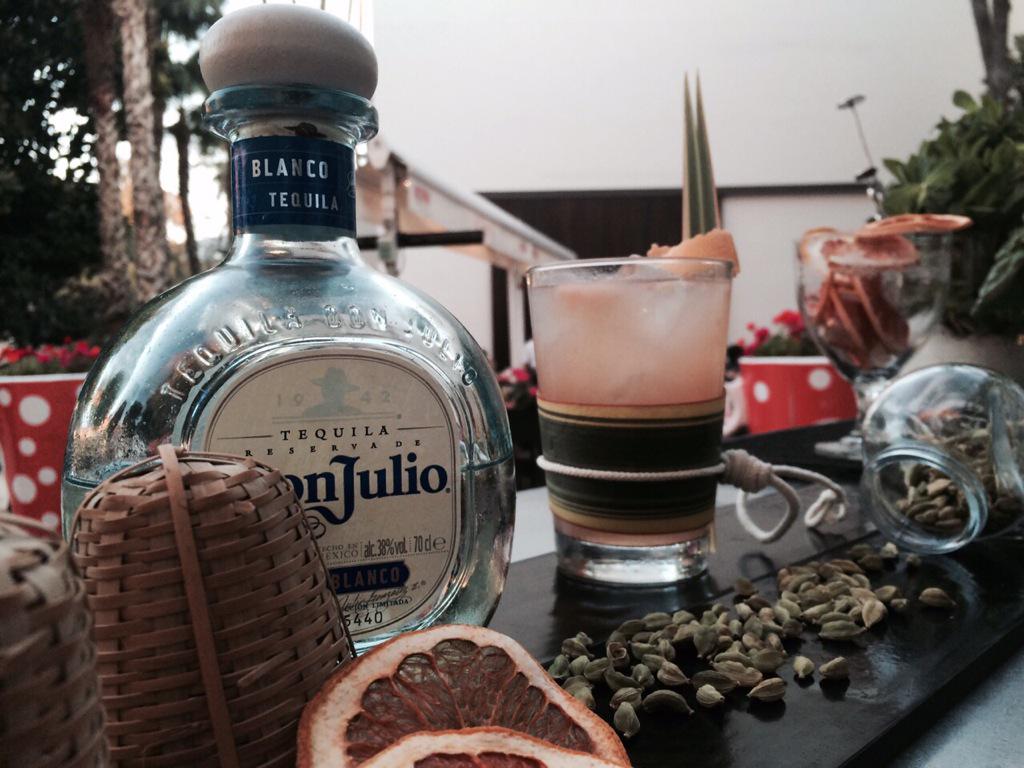 tonycktl's tweet photo. Mi propuesta para #WorldClass2015 es un #cardarita obtenido en The Ambassador Tequila de @TomasEstes @DonJulioOficial http://t.co/dRJbvHzvHx
