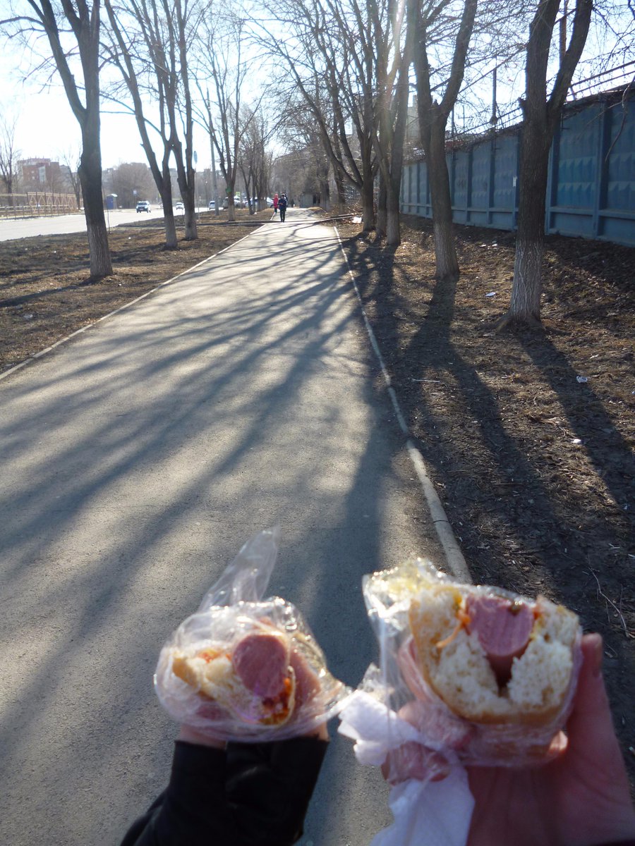 Rushaniya's tweet photo. March. Spring. City. Hot- Dog😎😀 http://t.co/h45mbTpKkA