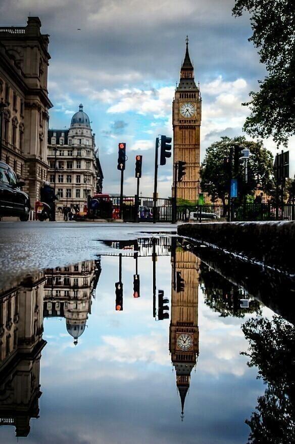 NationalGeograC's tweet photo. Londres. http://t.co/wEHRRZ7adu