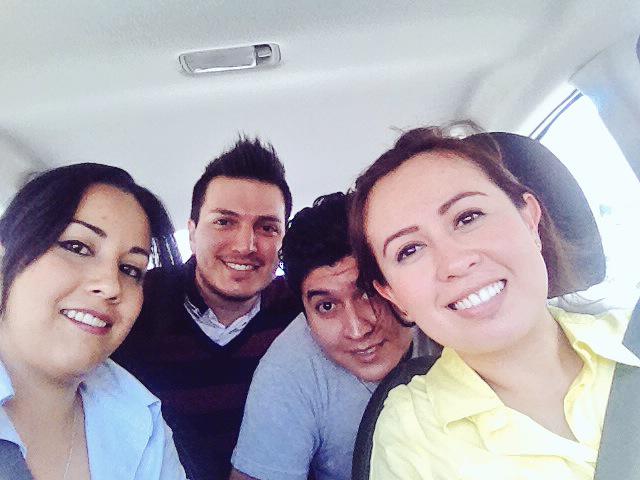 HiramViIIanueva's tweet photo. Transito de lunes, vacaciones, tianguis, 1 pm, centro histórico pero, SELFIE TIME! @carlosavilaRM @Flakissaa Rocío http://t.co/0b84ZzF3LC