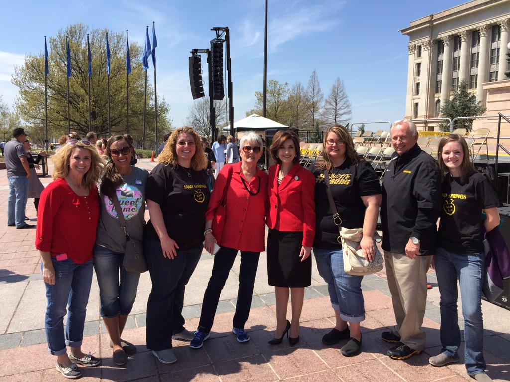 mandi_cloud's tweet photo. #oklaed representing! #OKEDRally http://t.co/vCv39F0jcK