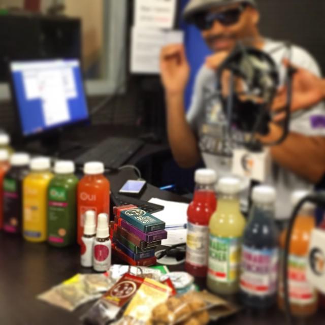 420Bar_CA's tweet image. #420bar on the ZoWhat morning show @mrzowhat #knowwhat