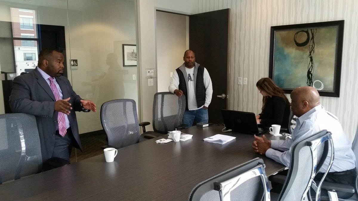 RegusNH's tweet photo. Clients attending our cyber security seminar last week. We offer our clients classes to excel in business.#Regus #MD http://t.co/fmGdQLuTs5