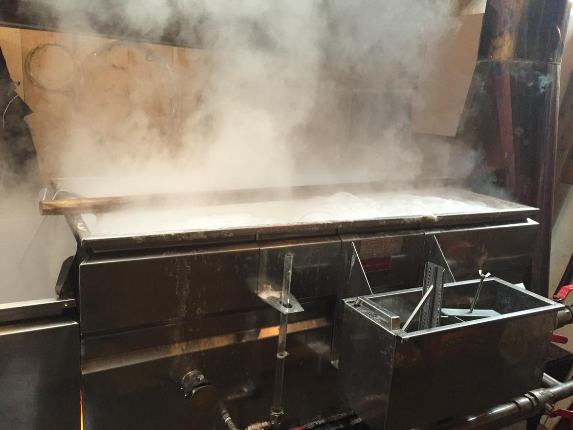 prez2012's tweet photo. Nice boil going not much sap though. #maple15 http://t.co/hQVYN97k9K