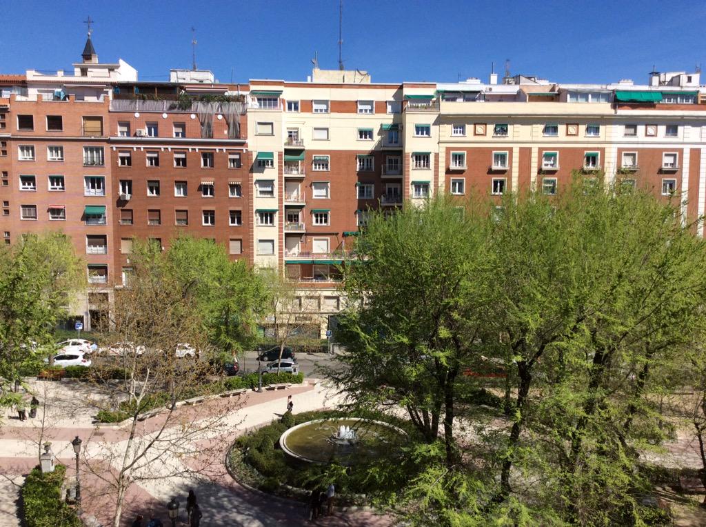makkere's tweet photo. A view from the balcony of @hotelcondeduque room together with nice weather. #hotelview #Madrid http://t.co/v0jX4pePmc