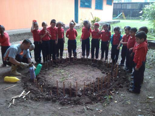 "Canteros para el fortalecimiento del programa Todas las Manos a la Siembra. @salatachira <a href="/HectoRodriguez/">Héctor Rodríguez C.</a> "