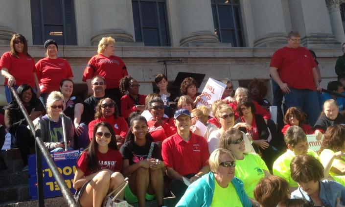 IdabelPublicSch's tweet photo. #ipswarriors Ts, Ps and Ss at today's #okedrally Asking for common sense testing N help to eliminate teacher shortage http://t.co/Yv2x7GPBC3
