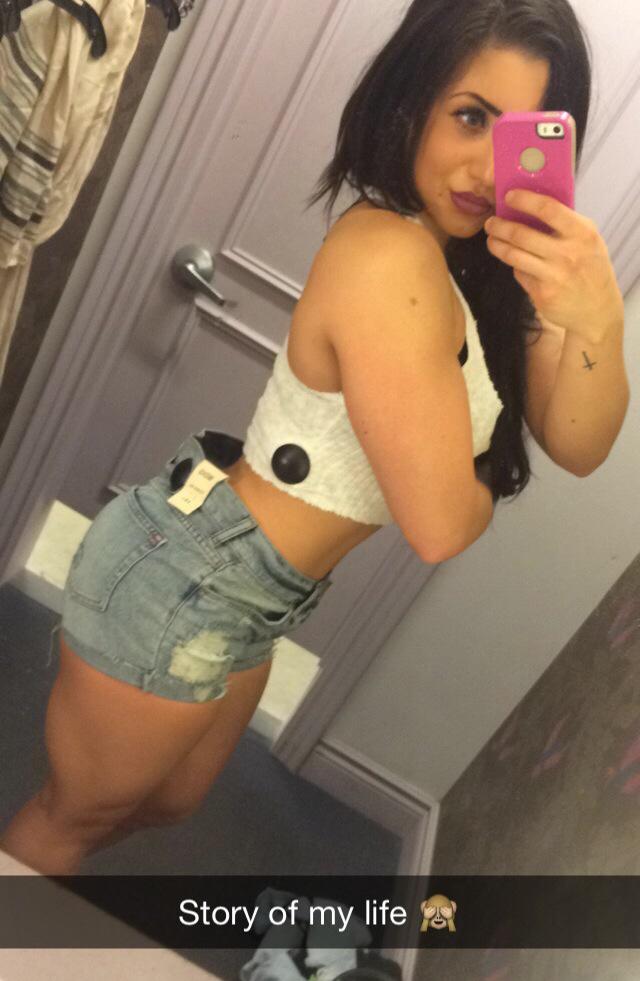 findyour_fire's tweet image. My attempt at denim shorts 🙈 fail lol the hunt continues! #fitchickproblems #shopping #booty #fitchicks #fitnessgirls