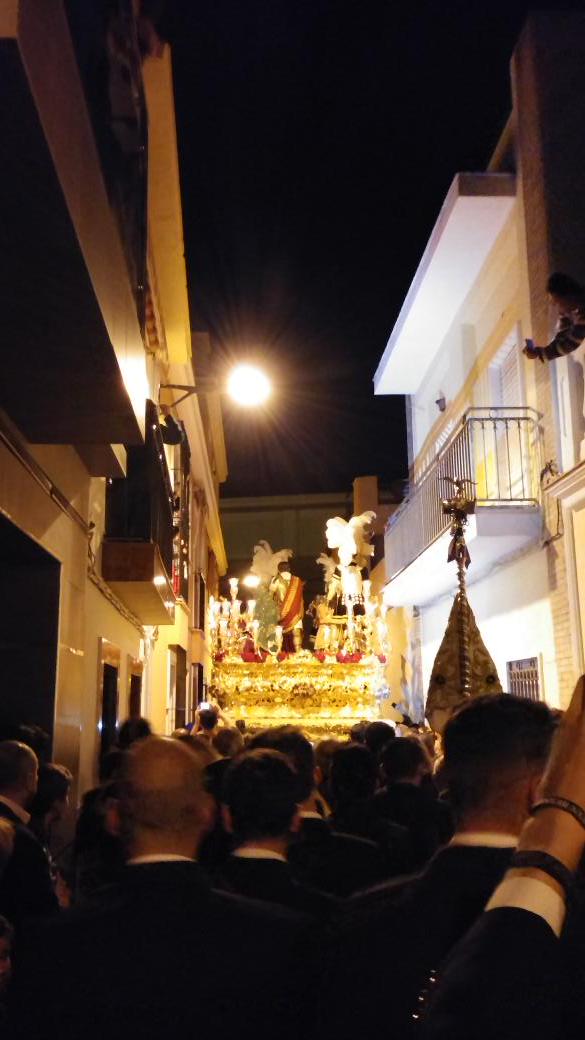 1PianoPresent's tweet photo. Terminó otro Lunes Santo, toca esperar otro año, pero bien disfrutado. #PAPSS15 http://t.co/zYQPgFEfXC