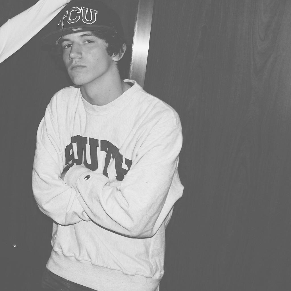 noahshack's tweet image. RT this for a follow / dm 😘❤️