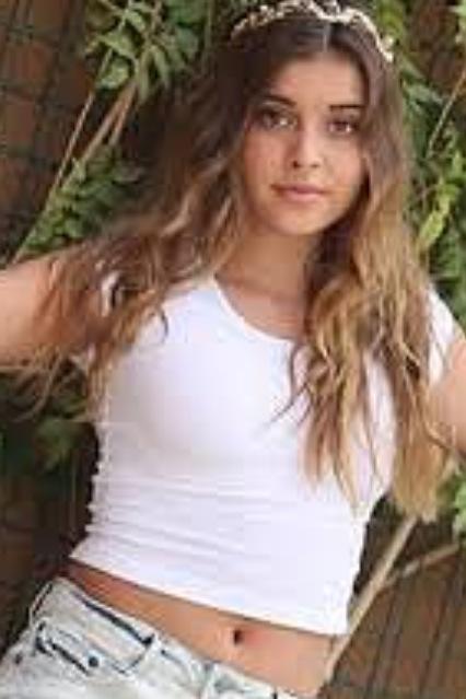 MackZINC's tweet photo. Isn't Kalani Flawless? Can't see why anyone would Dissagree😘💗 @23kalani #DanceMoms http://t.co/d21n8FoD3D