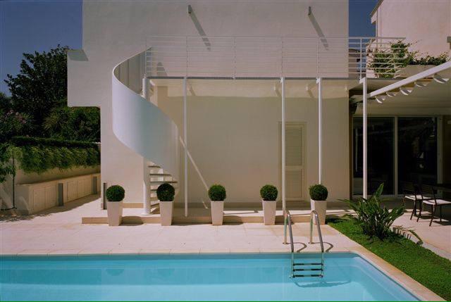 aREarchitecture's tweet photo. #WSHouse #fregene #architecturePlus #generalcontractor #art #design #materials #colours #white #pool #water #sun... http://t.co/QHbteIJIPQ