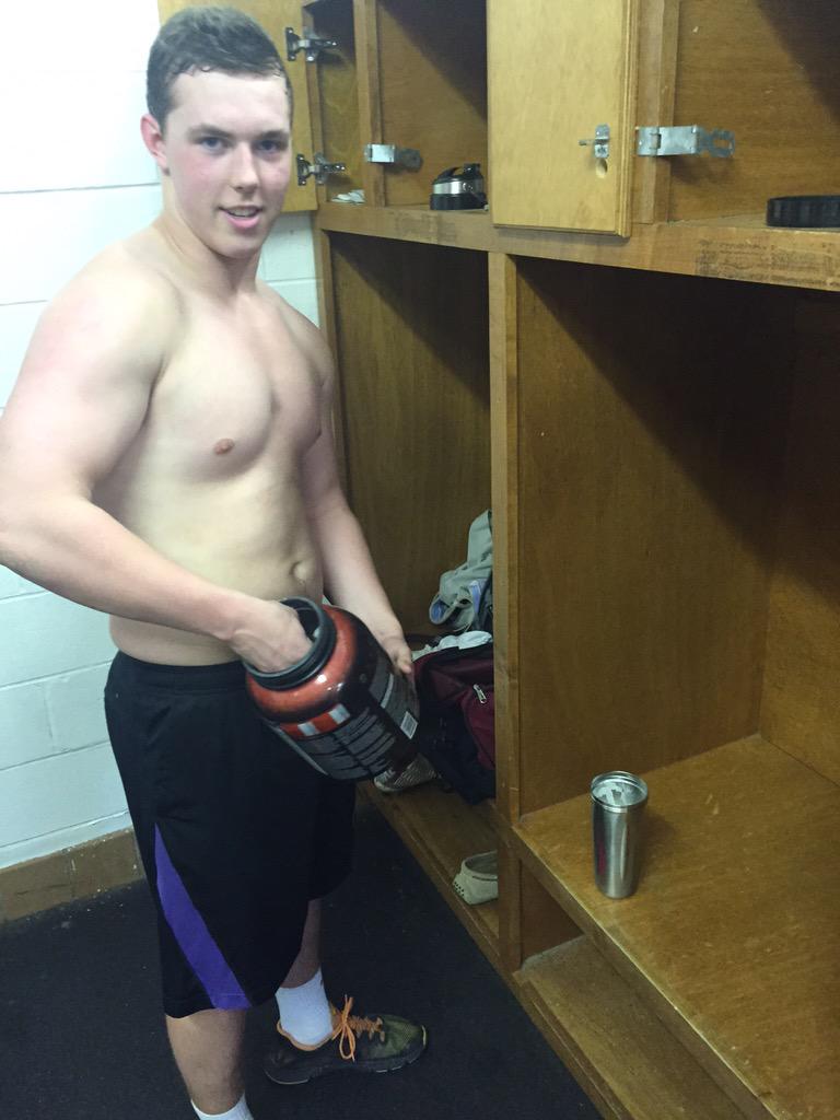 payselbs's tweet image. “@DrewWalt1: What is food when you got muscle milk #imnotevenflexing http://t.co/Fi15CvvJFM” @cameron_smith24