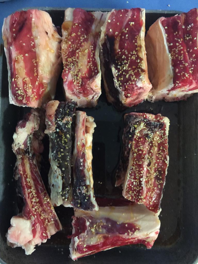 annbritton's tweet image. #ribbones x 3 trays, not chops
#marinated #garlic #honey #soysauce
Will be cooked in #Weber for dinner tonight 
#beef