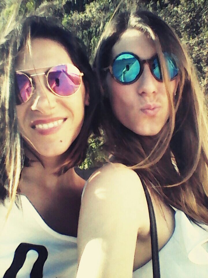 Glosss__'s tweet photo. Con la guapa de @marta1193 al sol. #Sisterslove http://t.co/7lYePSz3kX